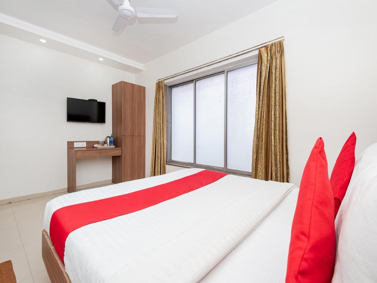 Hotel Balwas 苏拉特 外观 照片