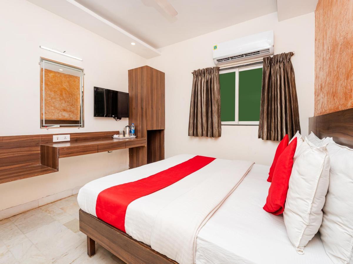 Hotel Balwas 苏拉特 外观 照片