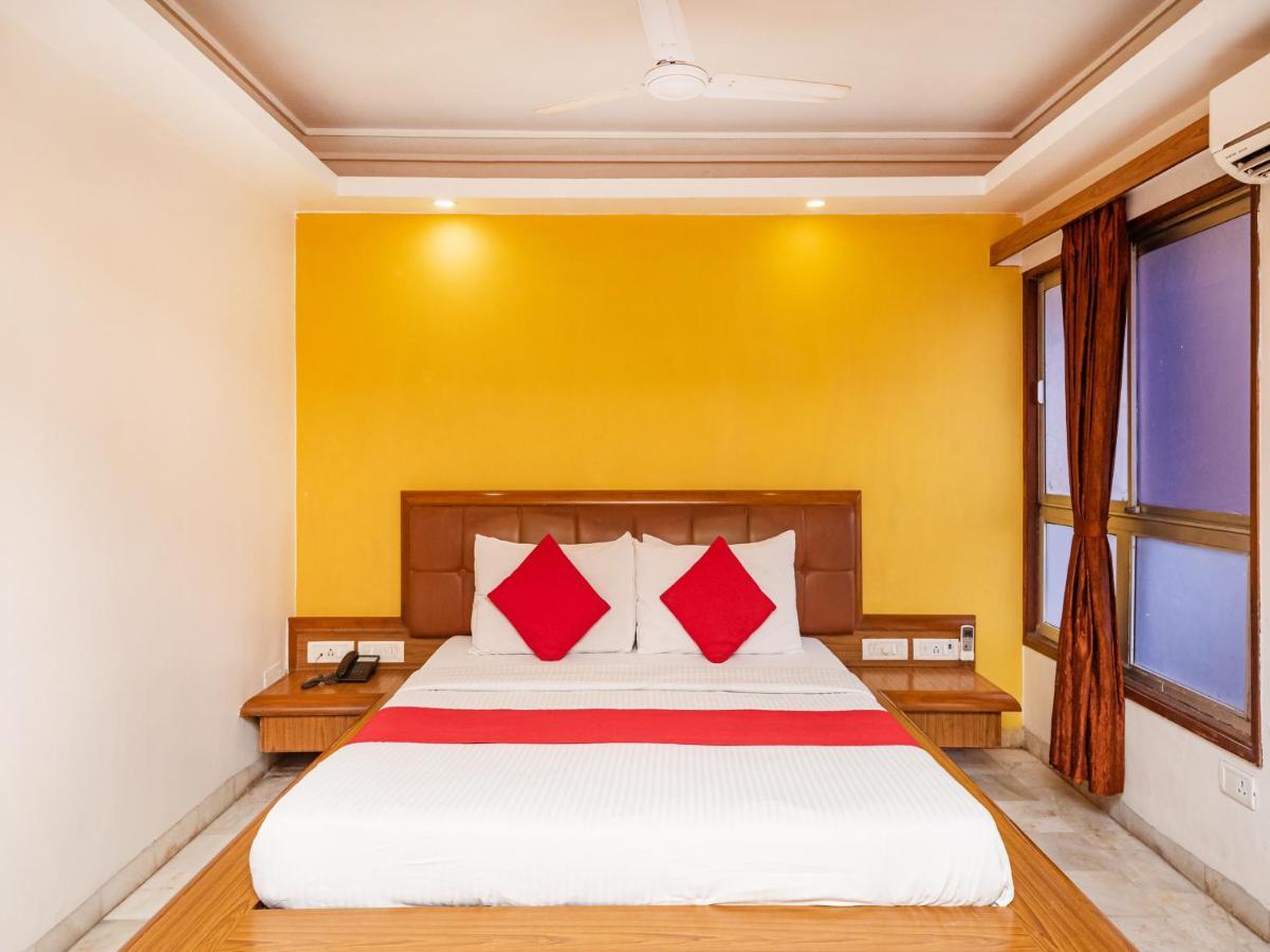 Hotel Balwas 苏拉特 外观 照片