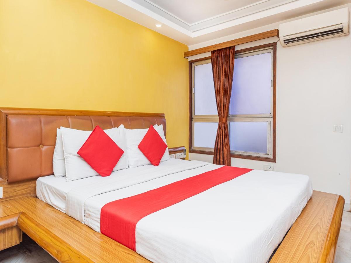 Hotel Balwas 苏拉特 外观 照片