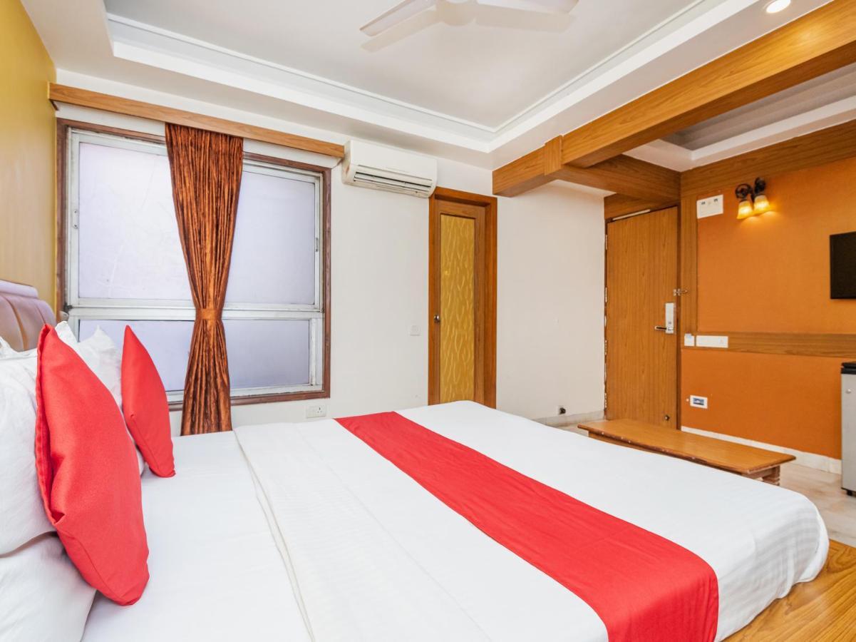 Hotel Balwas 苏拉特 外观 照片
