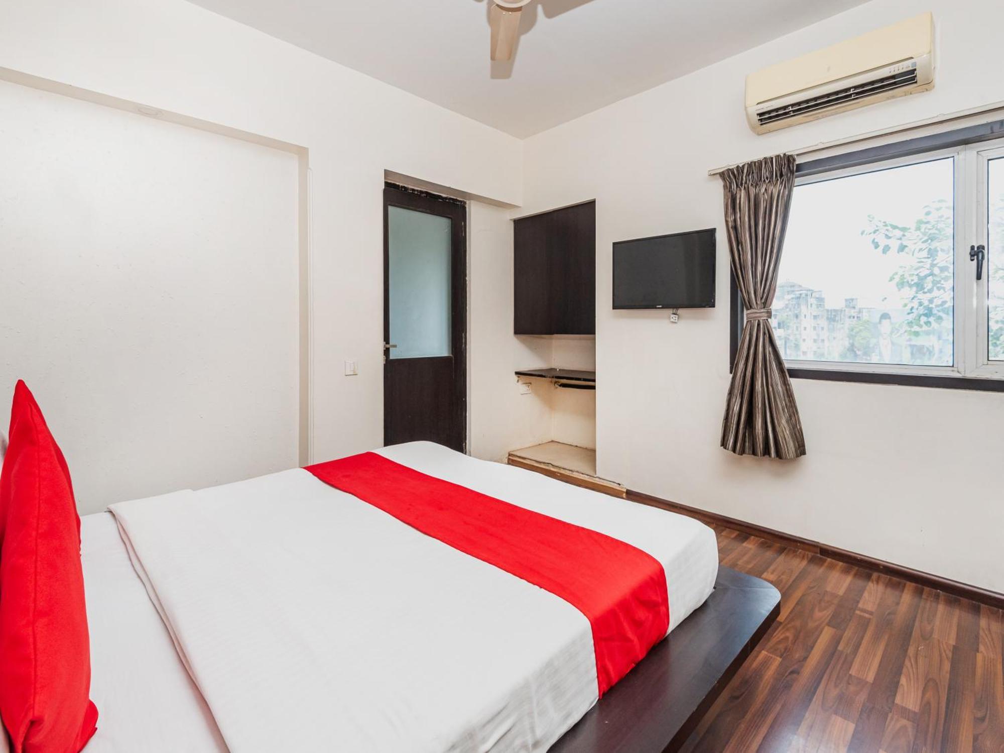 Hotel Balwas 苏拉特 外观 照片