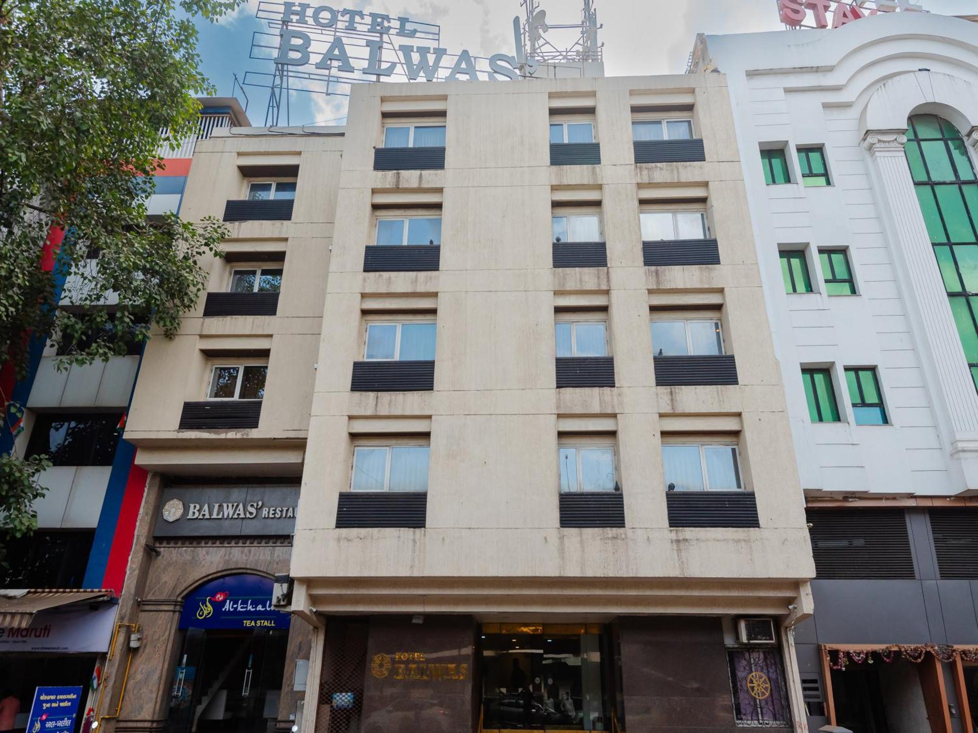 Hotel Balwas 苏拉特 外观 照片